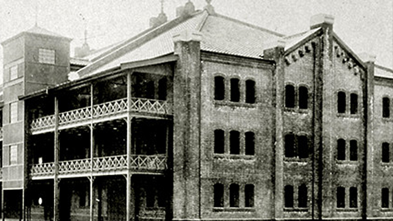 1913