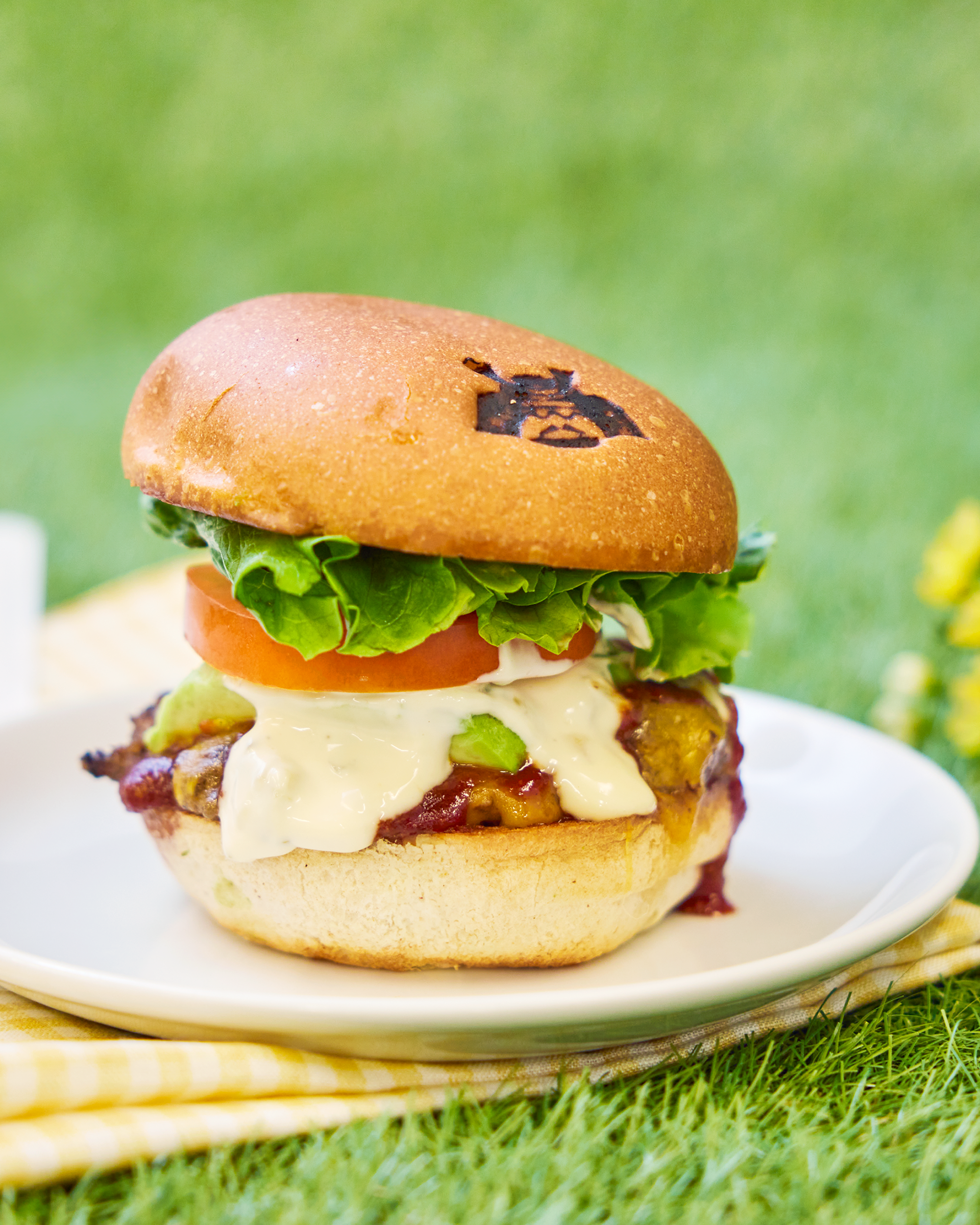 アボカドチーズバーガー