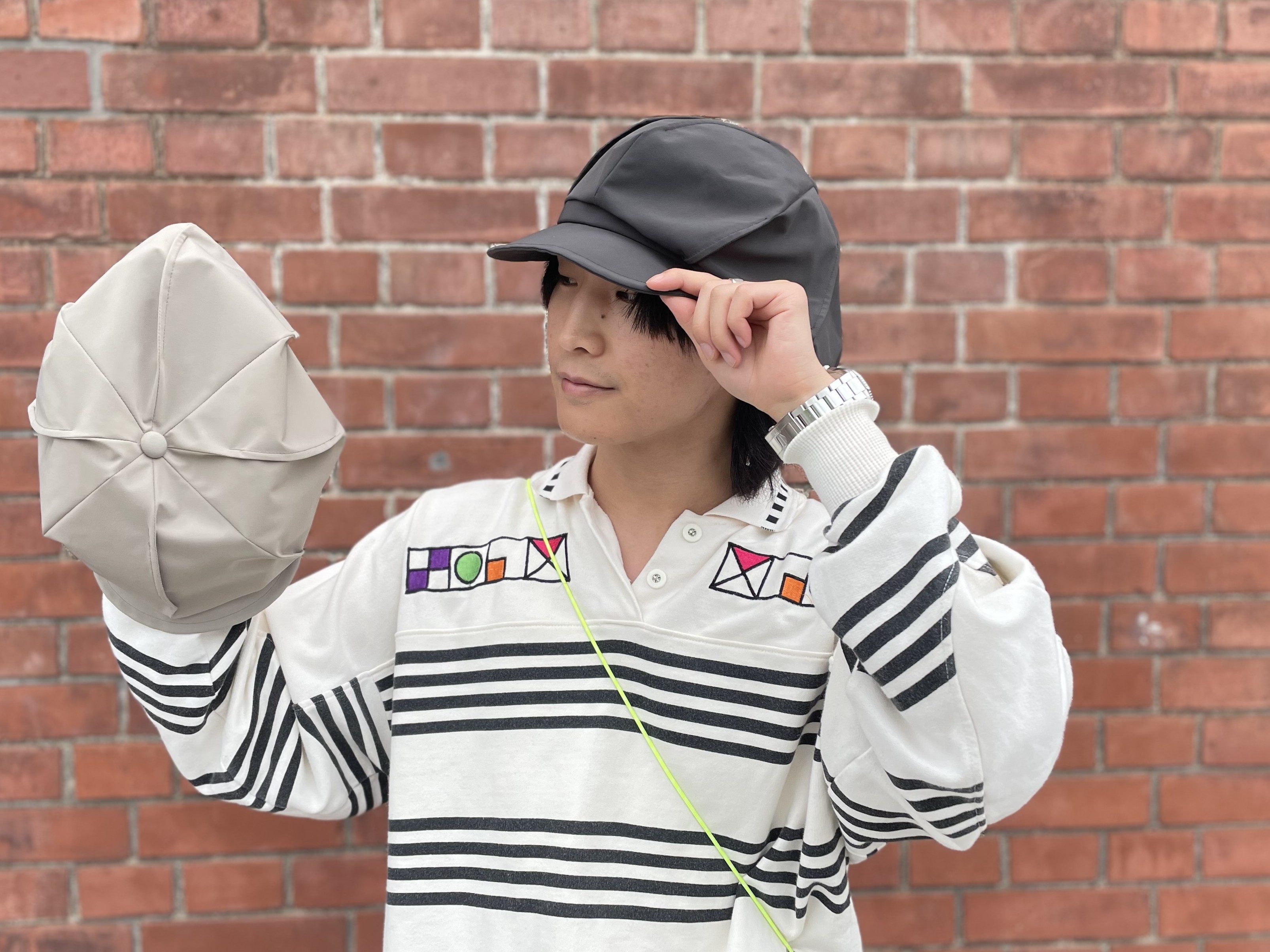 アウトドアでも洒落た帽子被りたい人、この指と～まれっ♪