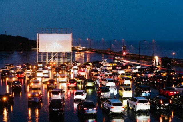 Gwはドライブインシアターを満喫 横浜赤レンガ倉庫