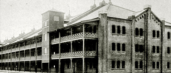 Building No.1 upon construction (Port of Yokohama collection)