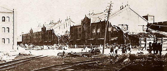 The damaged Red Brick Warehouse (Museum of Yokohama Urban History collection)