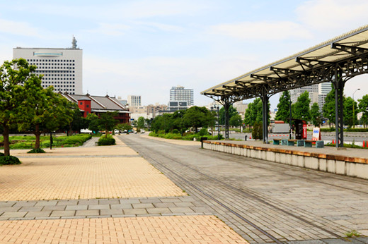 旧横浜港駅から見る赤レンガ