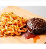 生パスタと煮込みハンバーグのセット